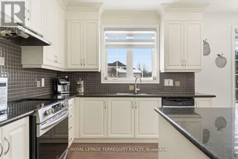 10 Culham Trail Wasaga Beach ON L9Z 0C6