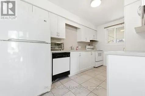 36 Selkirk Street Petawawa ON K8H 1P2