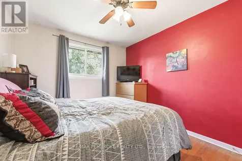 36 Selkirk Street Petawawa ON K8H 1P2