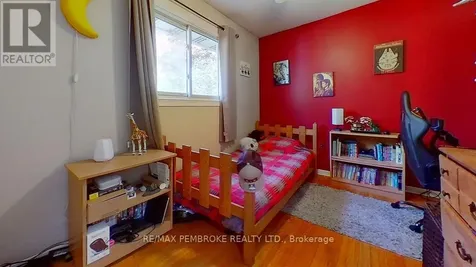 36 Selkirk Street Petawawa ON K8H 1P2