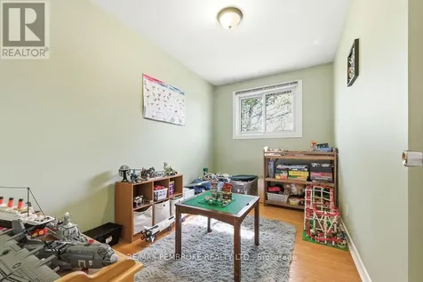 36 Selkirk Street Petawawa ON K8H 1P2