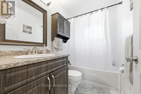 36 Selkirk Street Petawawa ON K8H 1P2