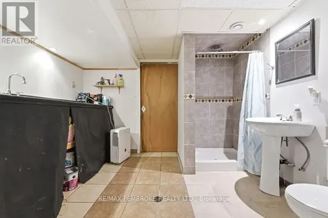 36 Selkirk Street Petawawa ON K8H 1P2