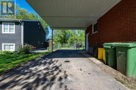 36 Selkirk Street Petawawa ON K8H 1P2