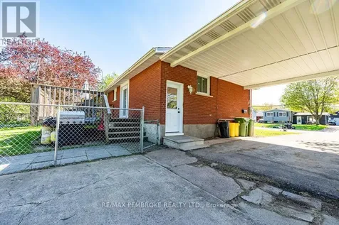 36 Selkirk Street Petawawa ON K8H 1P2