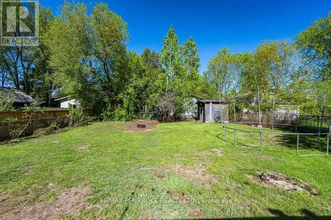 36 Selkirk Street Petawawa ON K8H 1P2