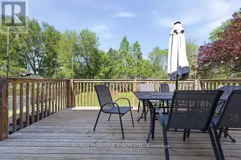 36 Selkirk Street Petawawa ON K8H 1P2