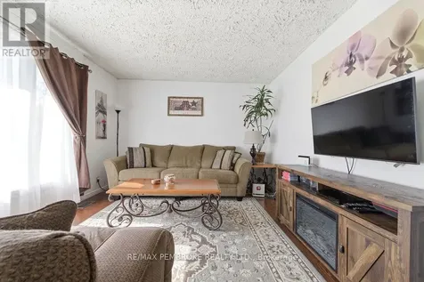 36 Selkirk Street Petawawa ON K8H 1P2