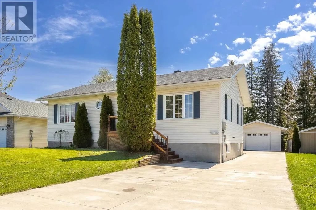 11 Chatfield Drive Sault Ste Marie ON P6C 6C6
