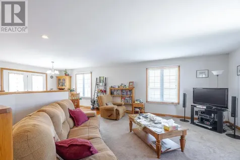 11 Chatfield Drive Sault Ste Marie ON P6C 6C6