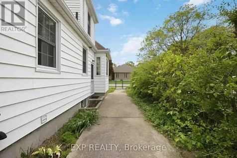 159 Cecil Street Sarnia ON N7T 6W6