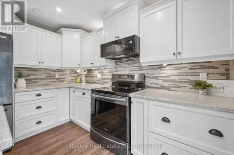 687 Champlain Avenue Cambridge ON N1R 7Z8