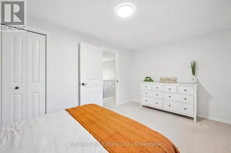 687 Champlain Avenue Cambridge ON N1R 7Z8