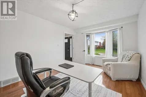 687 Champlain Avenue Cambridge ON N1R 7Z8