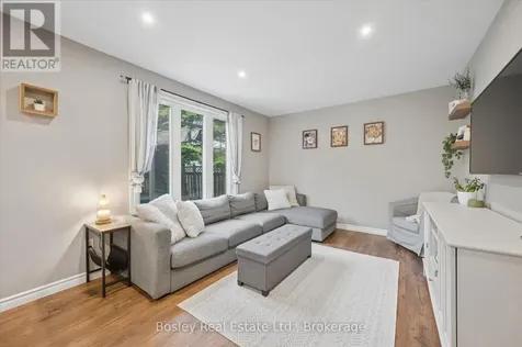 687 Champlain Avenue Cambridge ON N1R 7Z8
