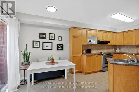 135 Gatespark Private Ottawa ON K2T 1L1