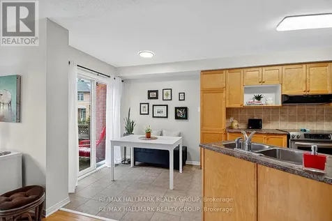 135 Gatespark Private Ottawa ON K2T 1L1