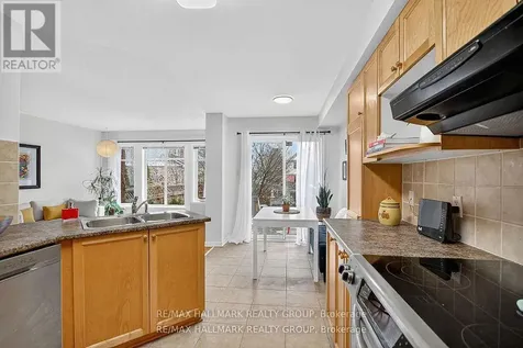 135 Gatespark Private Ottawa ON K2T 1L1