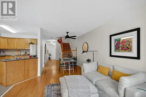 135 Gatespark Private Ottawa ON K2T 1L1