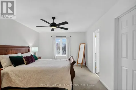 135 Gatespark Private Ottawa ON K2T 1L1
