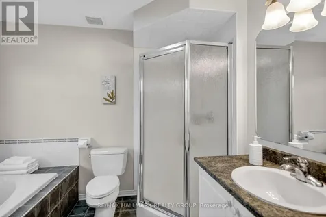 135 Gatespark Private Ottawa ON K2T 1L1