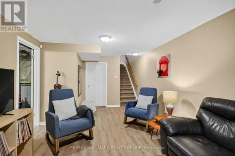 135 Gatespark Private Ottawa ON K2T 1L1