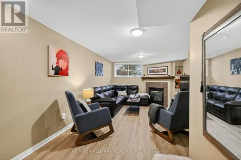 135 Gatespark Private Ottawa ON K2T 1L1