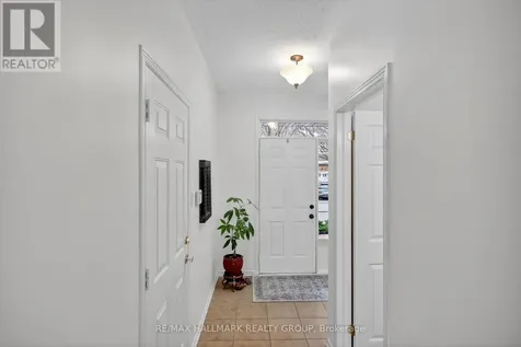 135 Gatespark Private Ottawa ON K2T 1L1