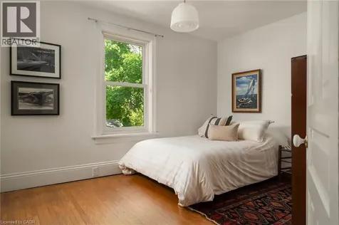 138 Park Street West Dundas ON L9H 1X7