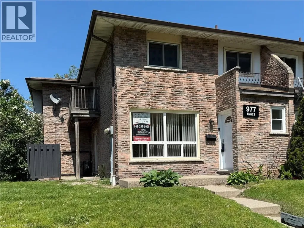 977 Francis Road Burlington ON L7T 3Z1
