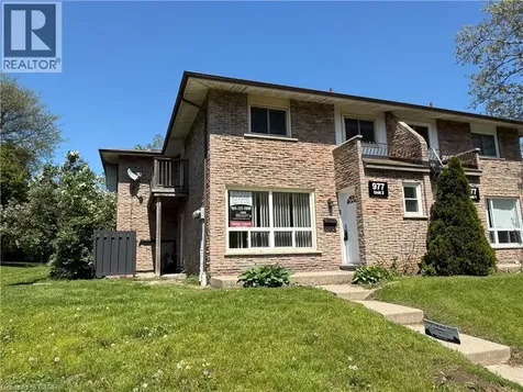 977 Francis Road Burlington ON L7T 3Z1
