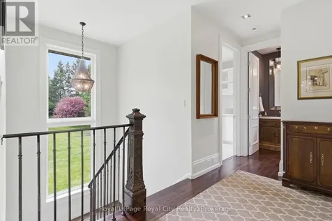 54 Bridle Path Puslinch ON N0B 2J0