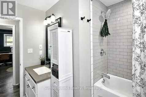 2326 4th Avenue West Owen Sound ON N4K 4Y8