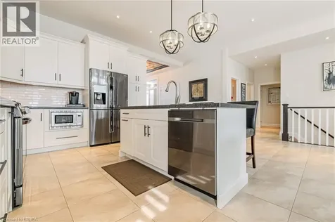 5 Moore Boulevard Brantford ON N3T 0E2