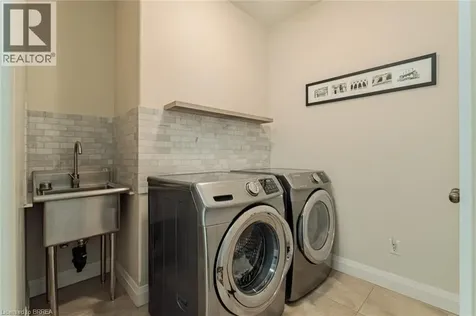 5 Moore Boulevard Brantford ON N3T 0E2