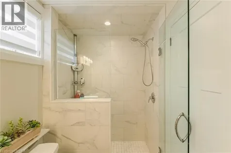 5 Moore Boulevard Brantford ON N3T 0E2