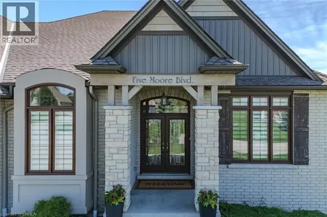 5 Moore Boulevard Brantford ON N3T 0E2