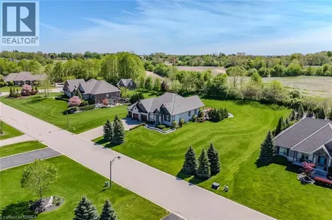 5 Moore Boulevard Brantford ON N3T 0E2