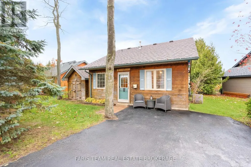 12 Cabin Crescent Wasaga Beach ON L9Z 1X7