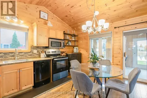 12 Cabin Crescent Wasaga Beach ON L9Z 1X7