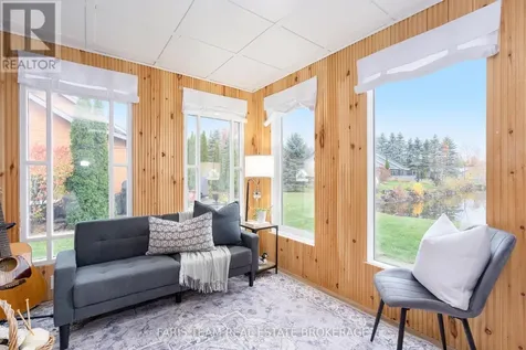 12 Cabin Crescent Wasaga Beach ON L9Z 1X7