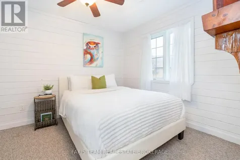 12 Cabin Crescent Wasaga Beach ON L9Z 1X7