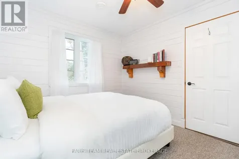12 Cabin Crescent Wasaga Beach ON L9Z 1X7