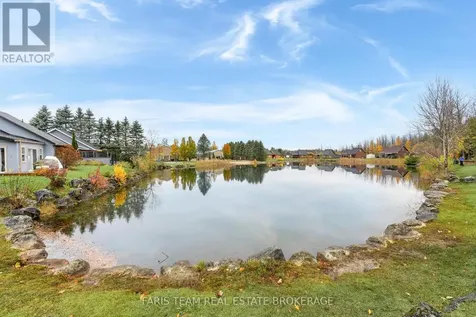 12 Cabin Crescent Wasaga Beach ON L9Z 1X7