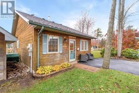 12 Cabin Crescent Wasaga Beach ON L9Z 1X7