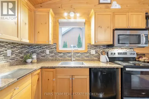 12 Cabin Crescent Wasaga Beach ON L9Z 1X7