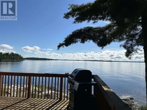 G-1688 Rainy Lake Fort Frances ON P0W 1H0