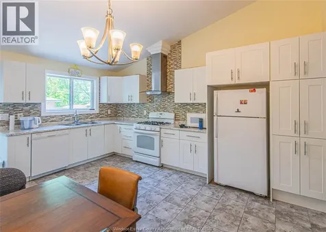 493 Wellington Avenue Windsor ON N9A 5J3