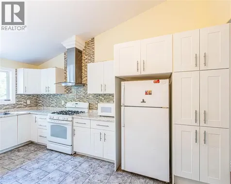 493 Wellington Avenue Windsor ON N9A 5J3
