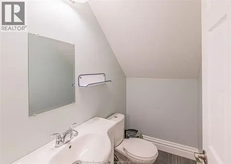 493 Wellington Avenue Windsor ON N9A 5J3